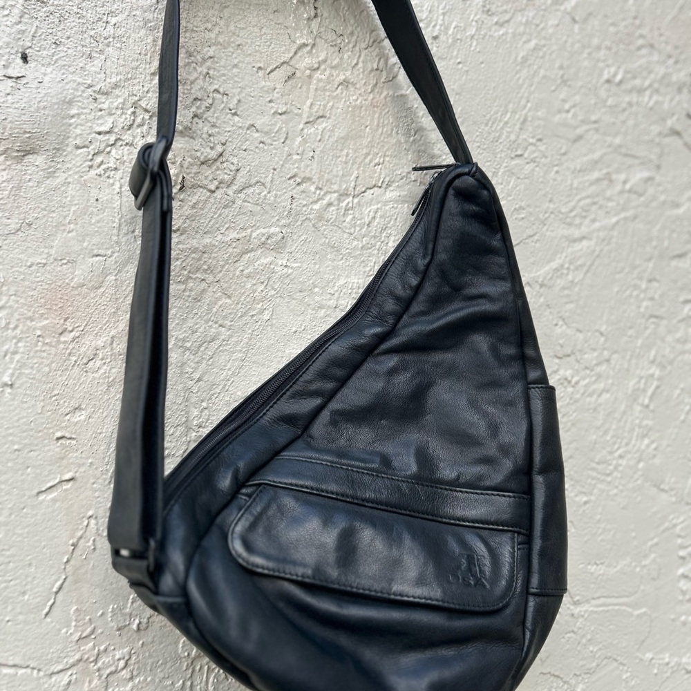 AmeriBag Classic Leather Healthy Black sling  bag Made In USA